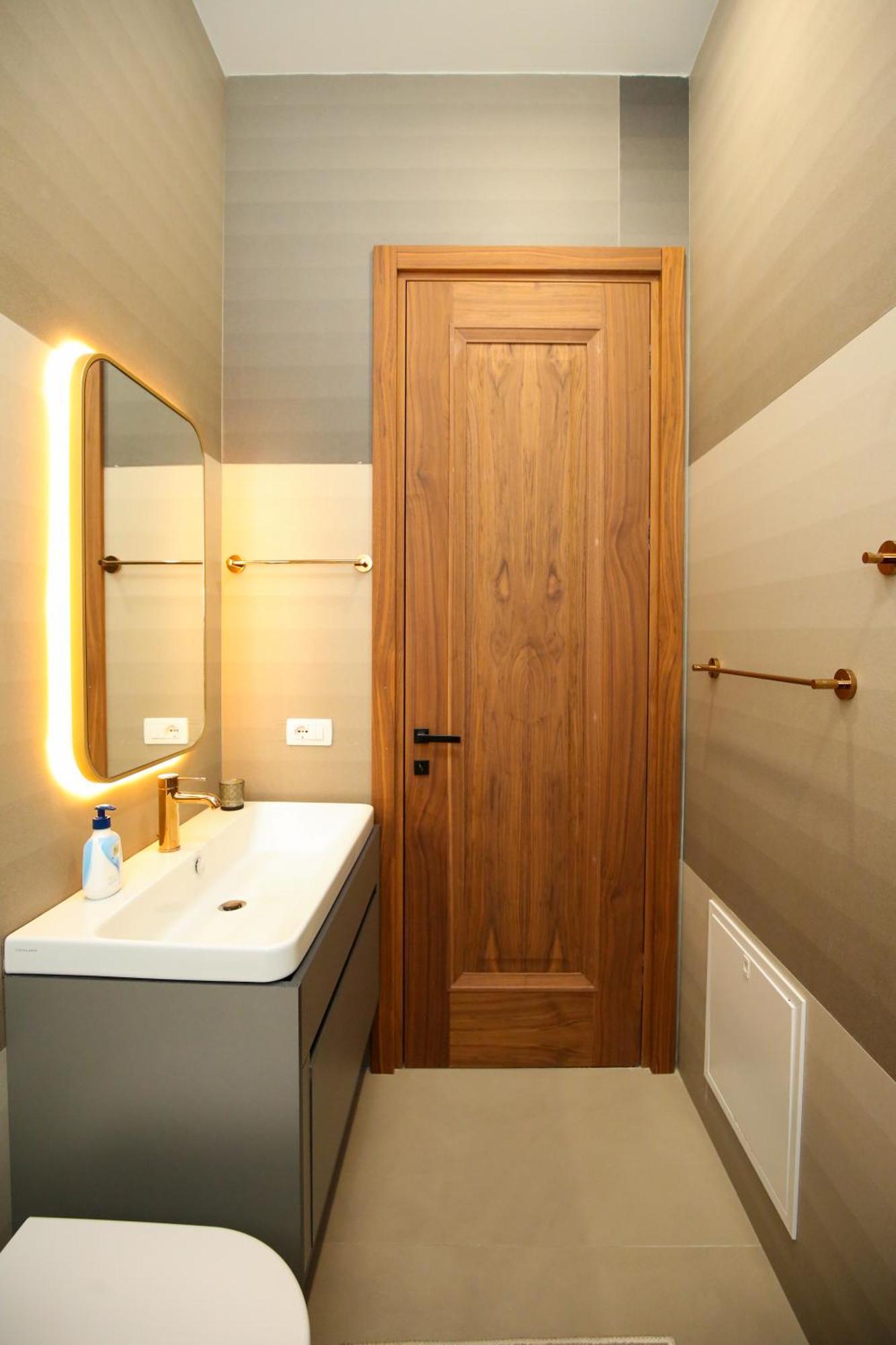 Luxurious 5 Bedroom Palasë