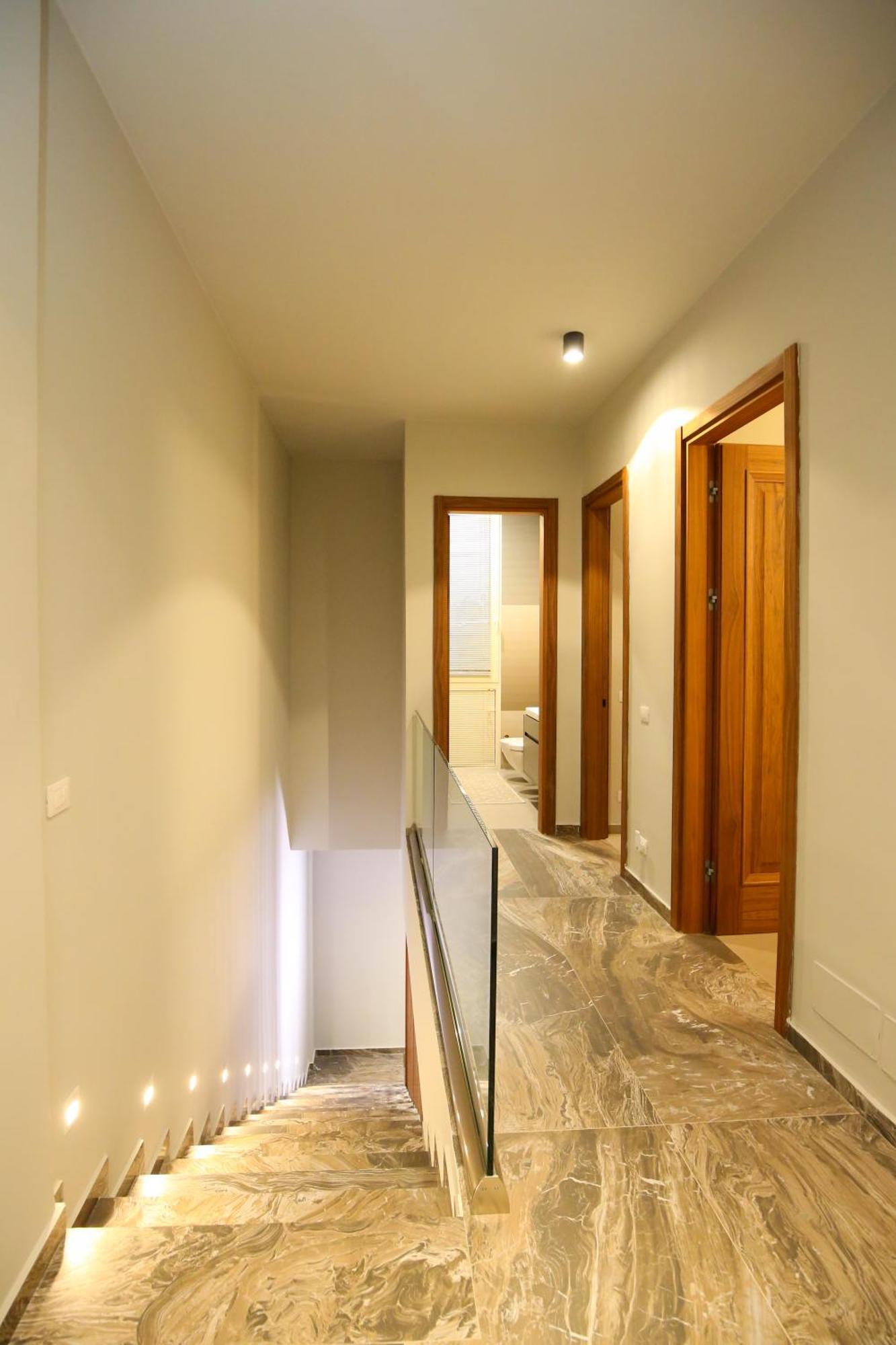 Luxurious 5 Bedroom Willa Palasë