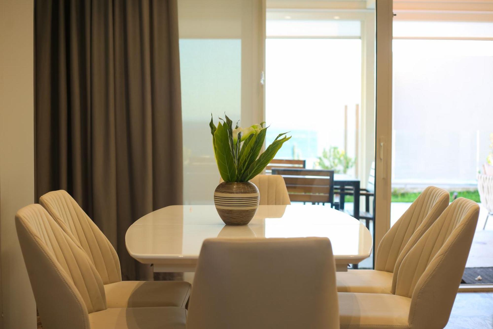 Luxurious 5 Bedroom Willa *