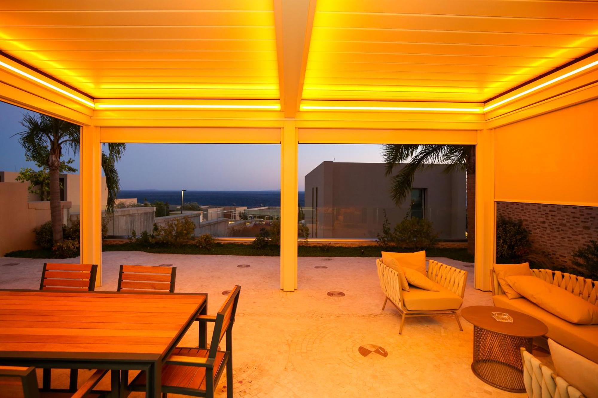 Luxurious 5 Bedroom Willa Palasë