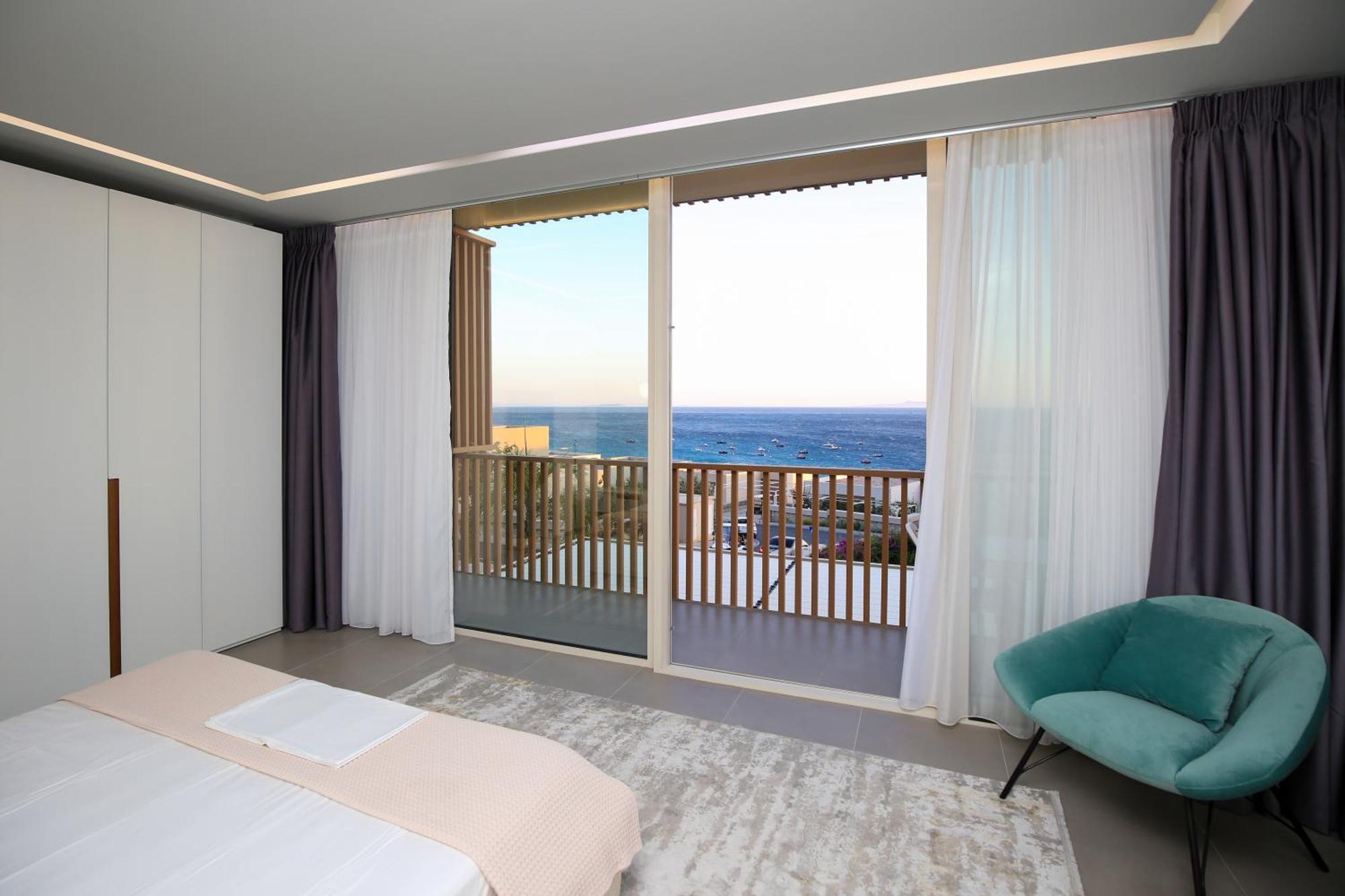 Luxurious 5 Bedroom Palasë