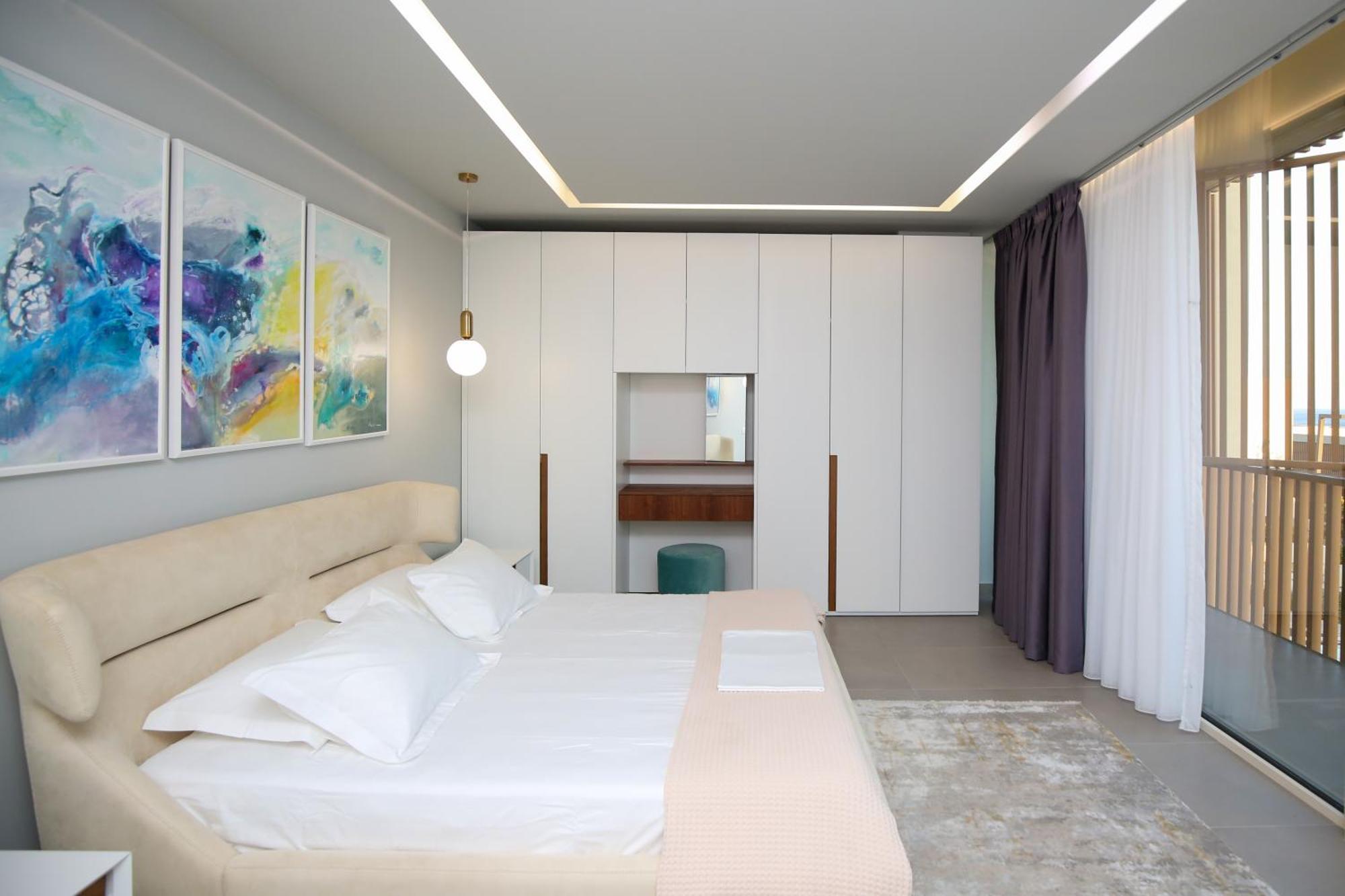 Luxurious 5 Bedroom Willa *
